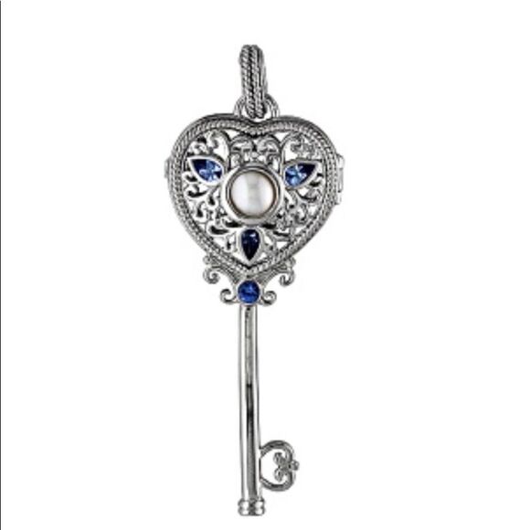 Cultured Freshwater Pearl &‎ Tanzanite Sterling Silver Skeleton Key Love Pendant - Picture 1 of 1